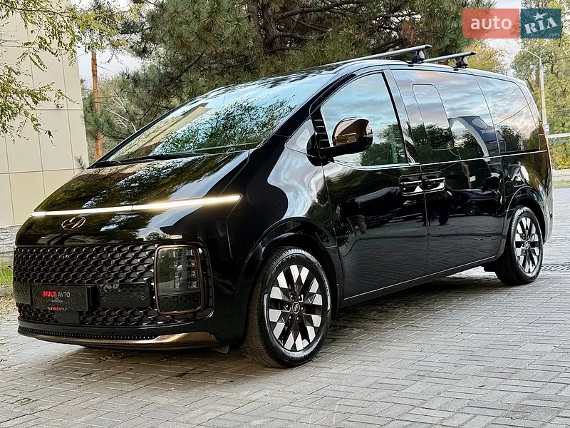 Hyundai Staria