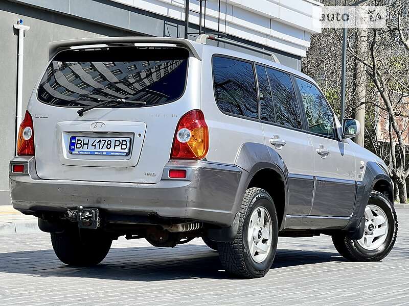 Внедорожник / Кроссовер Hyundai Terracan 2003 в 