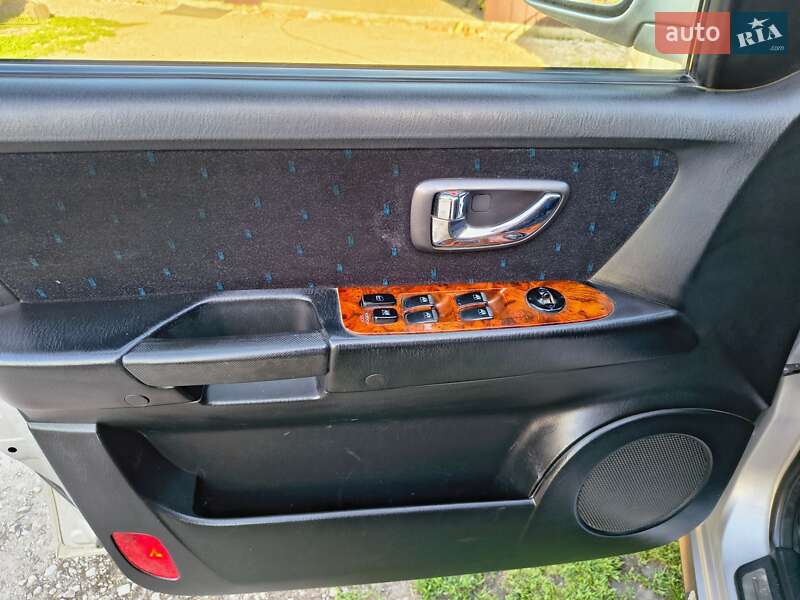 Позашляховик / Кросовер Hyundai Terracan 2002 в Дніпрі