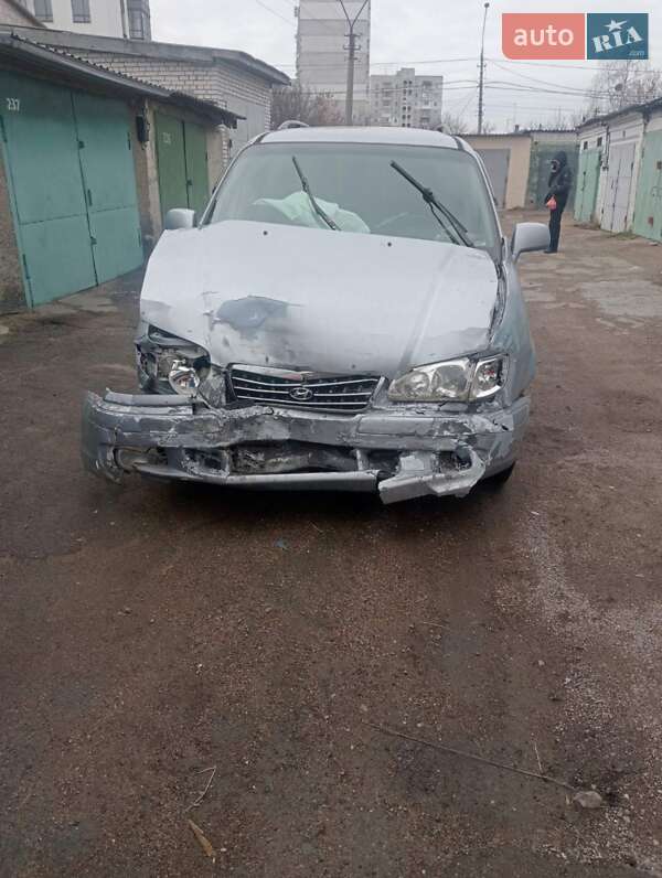 Минивэн Hyundai Trajet 2004 в 