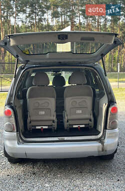 Минивэн Hyundai Trajet 2006 в 