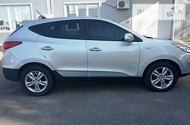 Позашляховик / Кросовер Hyundai Tucson 2011 в 