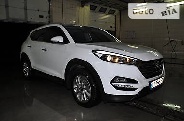 Позашляховик / Кросовер Hyundai Tucson 2016 в Одесі