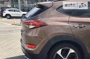 Позашляховик / Кросовер Hyundai Tucson 2015 в 