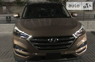 Позашляховик / Кросовер Hyundai Tucson 2015 в 