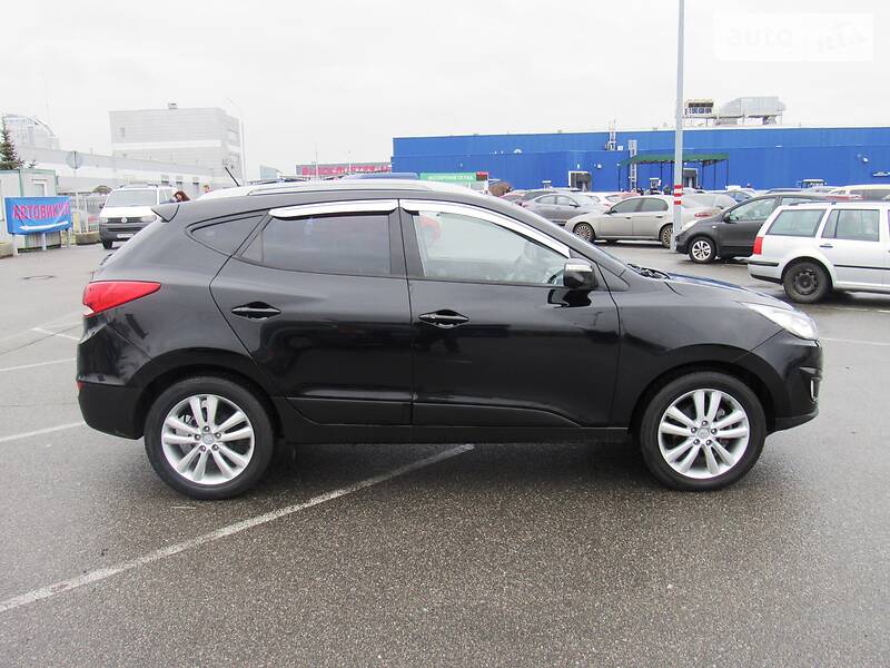 Позашляховик / Кросовер Hyundai Tucson 2011 в Києві