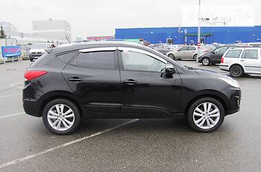 Внедорожник / Кроссовер Hyundai Tucson 2011 в 