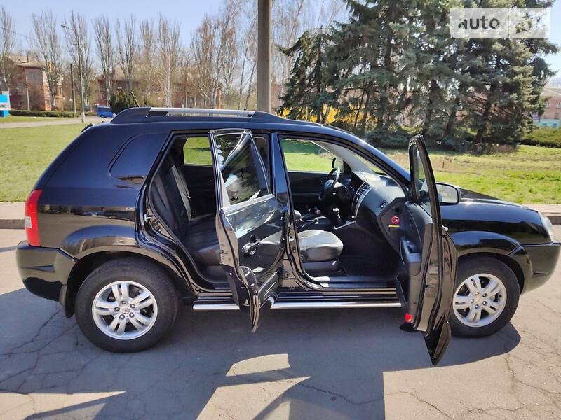 Позашляховик / Кросовер Hyundai Tucson 2007 в Кривому Розі фото 21 Позашляховик / Кросовер Hyundai Tucson 2007 в Кривому Розі