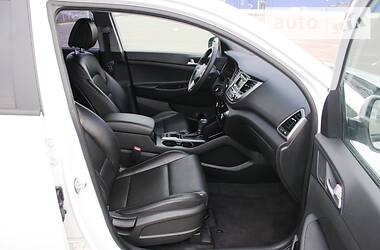 Позашляховик / Кросовер Hyundai Tucson 2015 в 