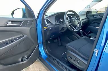 Позашляховик / Кросовер Hyundai Tucson 2015 в 