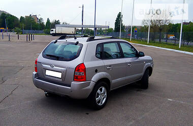 Позашляховик / Кросовер Hyundai Tucson 2004 в 