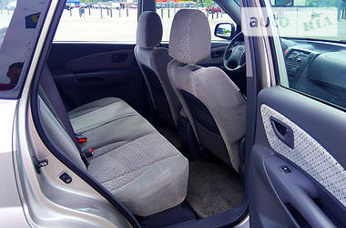 Позашляховик / Кросовер Hyundai Tucson 2004 в 