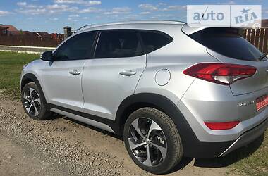 Позашляховик / Кросовер Hyundai Tucson 2017 в 