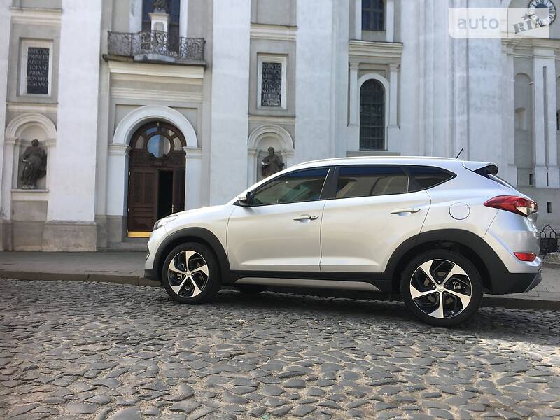 Позашляховик / Кросовер Hyundai Tucson 2017 в 