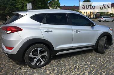 Позашляховик / Кросовер Hyundai Tucson 2017 в 