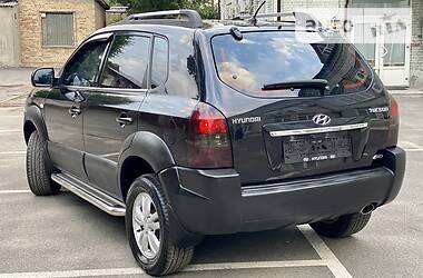 Позашляховик / Кросовер Hyundai Tucson 2012 в 