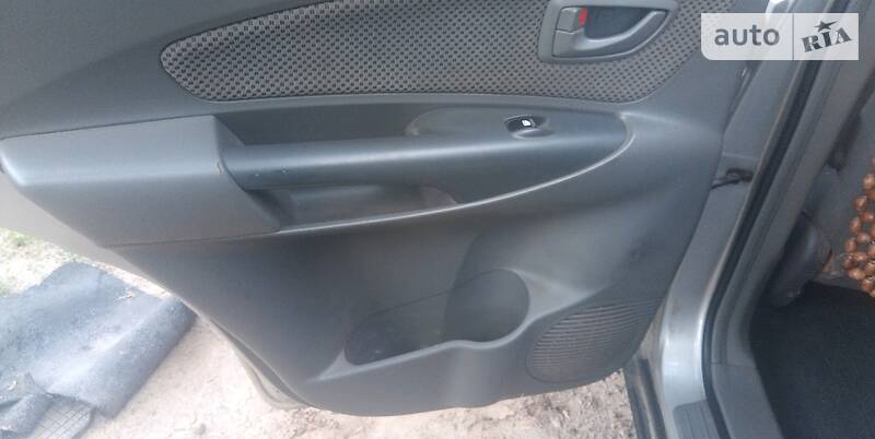 Позашляховик / Кросовер Hyundai Tucson 2006 в Лебедині