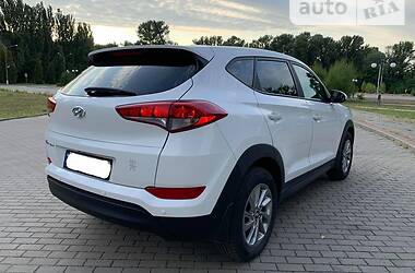 Внедорожник / Кроссовер Hyundai Tucson 2016 в Ужгороде