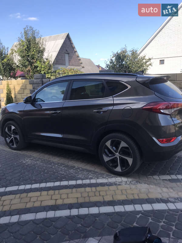 Внедорожник / Кроссовер Hyundai Tucson 2016 в Камне-Каширском