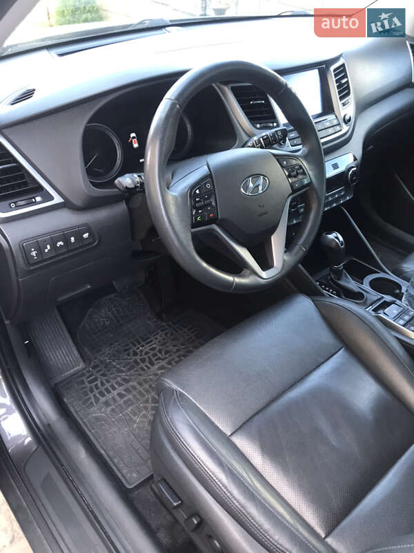 Внедорожник / Кроссовер Hyundai Tucson 2016 в Камне-Каширском