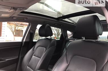 Внедорожник / Кроссовер Hyundai Tucson 2017 в 