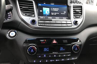 Внедорожник / Кроссовер Hyundai Tucson 2017 в 