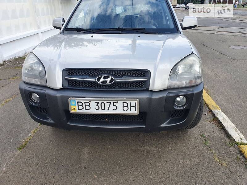 Hyundai Tucson Y6LJN81BP8L205523