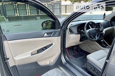Позашляховик / Кросовер Hyundai Tucson 2018 в 