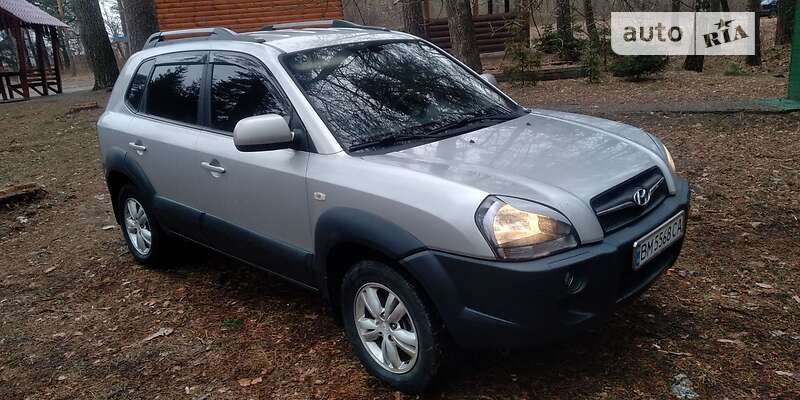 Внедорожник / Кроссовер Hyundai Tucson 2012 в 