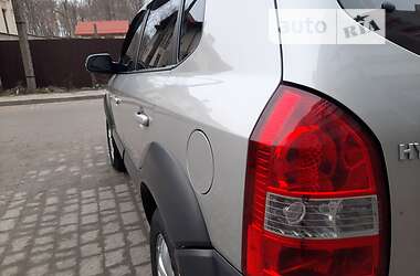 Внедорожник / Кроссовер Hyundai Tucson 2008 в 