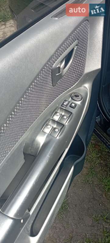 Позашляховик / Кросовер Hyundai Tucson 2009 в Тлумачі