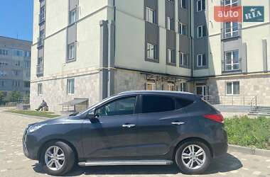 Внедорожник / Кроссовер Hyundai Tucson 2010 в 
