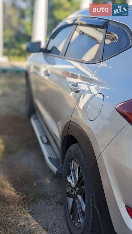 Позашляховик / Кросовер Hyundai Tucson 2017 в Чернігові