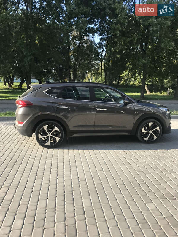 Внедорожник / Кроссовер Hyundai Tucson 2016 в Камне-Каширском