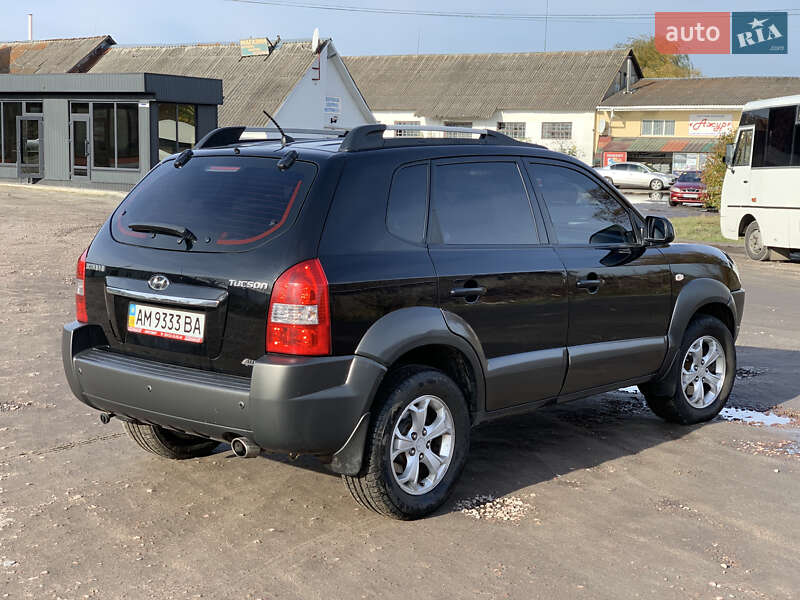 Позашляховик / Кросовер Hyundai Tucson 2009 в Романіву