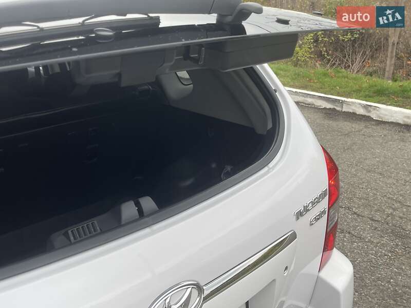 Внедорожник / Кроссовер Hyundai Tucson 2008 в Черновцах