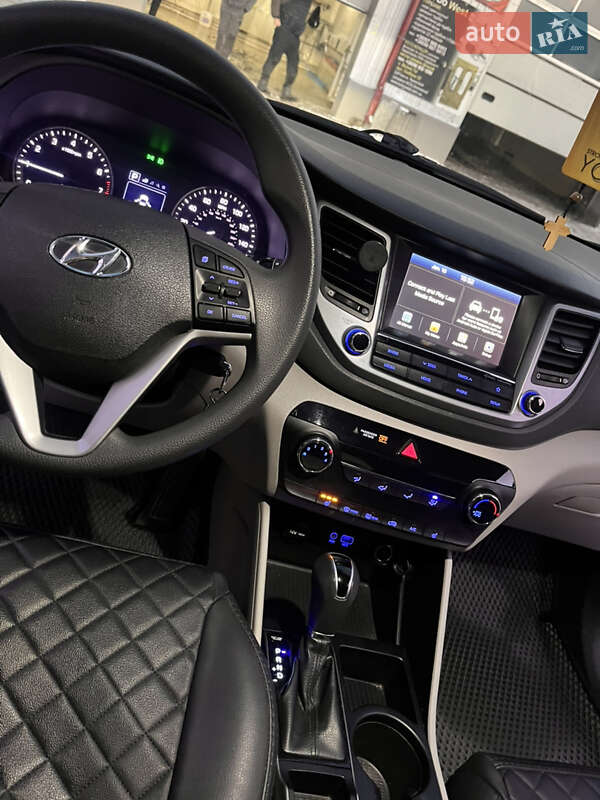 Внедорожник / Кроссовер Hyundai Tucson 2017 в Тернополе