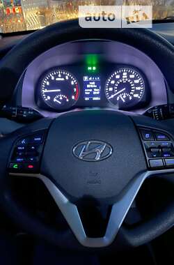 Внедорожник / Кроссовер Hyundai Tucson 2015 в Ровно