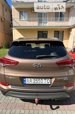 Позашляховик / Кросовер Hyundai Tucson 2016 в Ужгороді