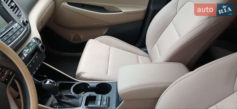 Внедорожник / Кроссовер Hyundai Tucson 2016 в Первомайске