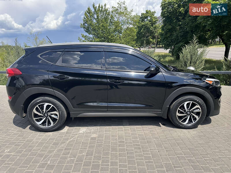 Позашляховик / Кросовер Hyundai Tucson 2016 в Дніпрі