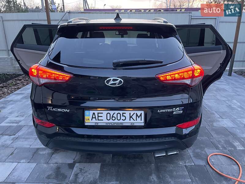 Позашляховик / Кросовер Hyundai Tucson 2016 в Києві