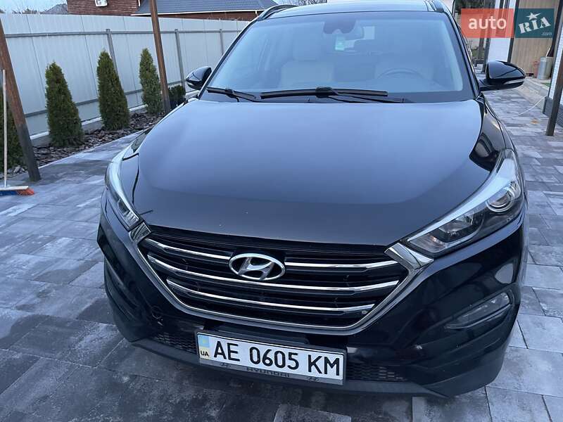 Позашляховик / Кросовер Hyundai Tucson 2016 в Києві