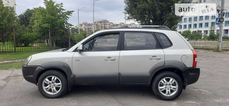 Позашляховик / Кросовер Hyundai Tucson 2008 в Києві