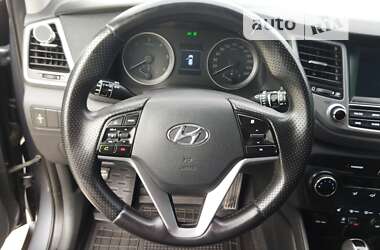 Внедорожник / Кроссовер Hyundai Tucson 2016 в 