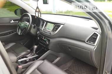 Внедорожник / Кроссовер Hyundai Tucson 2016 в 