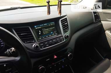 Внедорожник / Кроссовер Hyundai Tucson 2016 в 