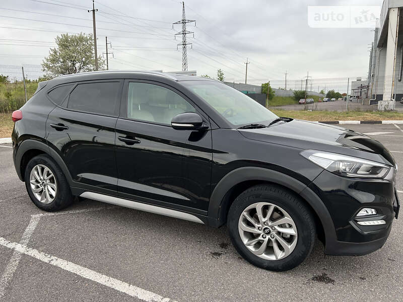 Внедорожник / Кроссовер Hyundai Tucson 2017 в Ровно