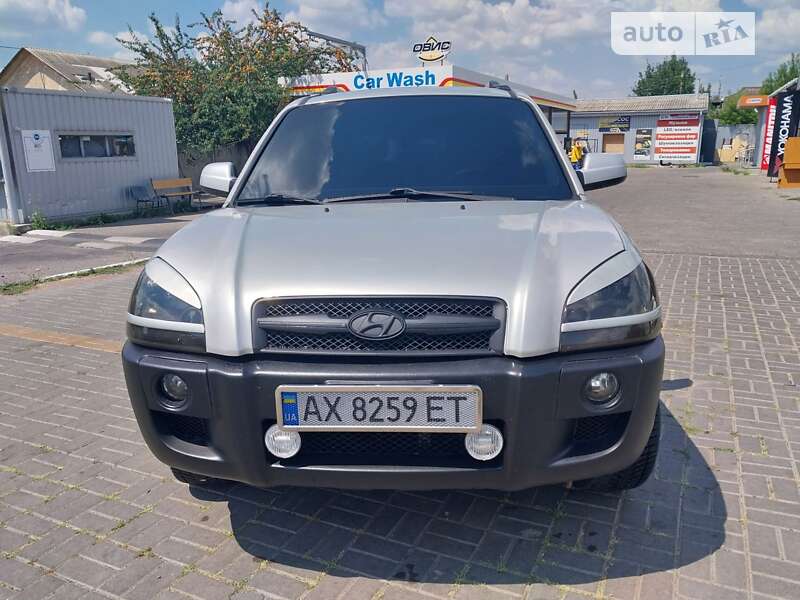Внедорожник / Кроссовер Hyundai Tucson 2006 в 