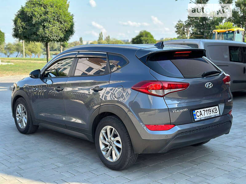 Позашляховик / Кросовер Hyundai Tucson 2015 в Умані
